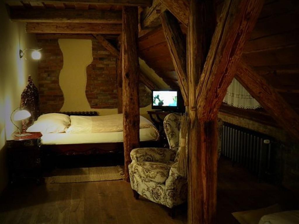 Dvur Olsiny -Hotel And Horse-Riding Karviná Habitación foto