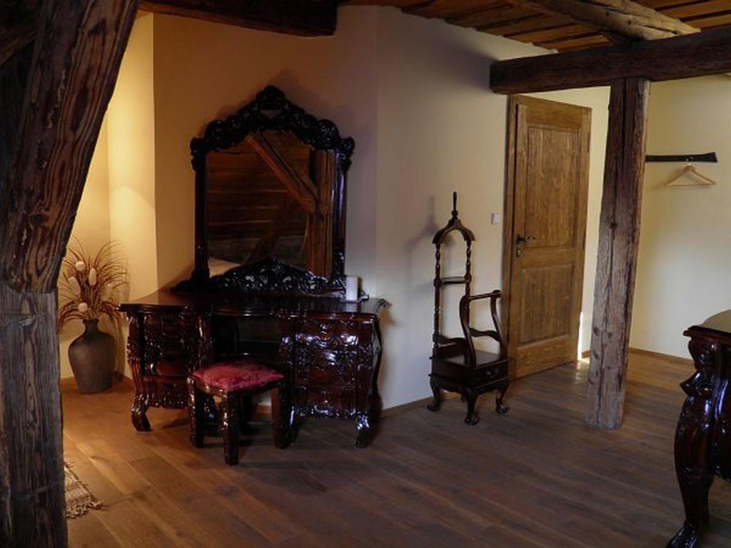 Dvur Olsiny -Hotel And Horse-Riding Karviná Habitación foto