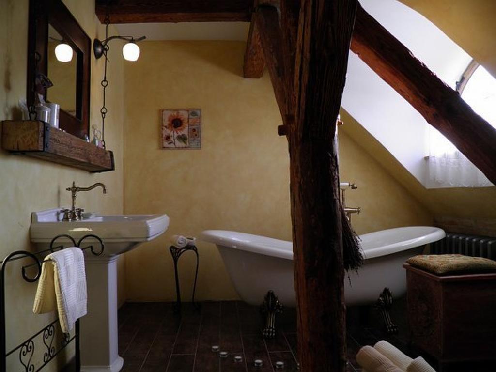 Dvur Olsiny -Hotel And Horse-Riding Karviná Habitación foto