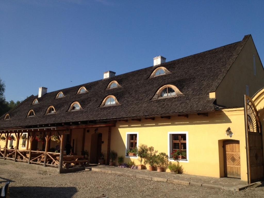 Dvur Olsiny -Hotel And Horse-Riding Karviná Exterior foto